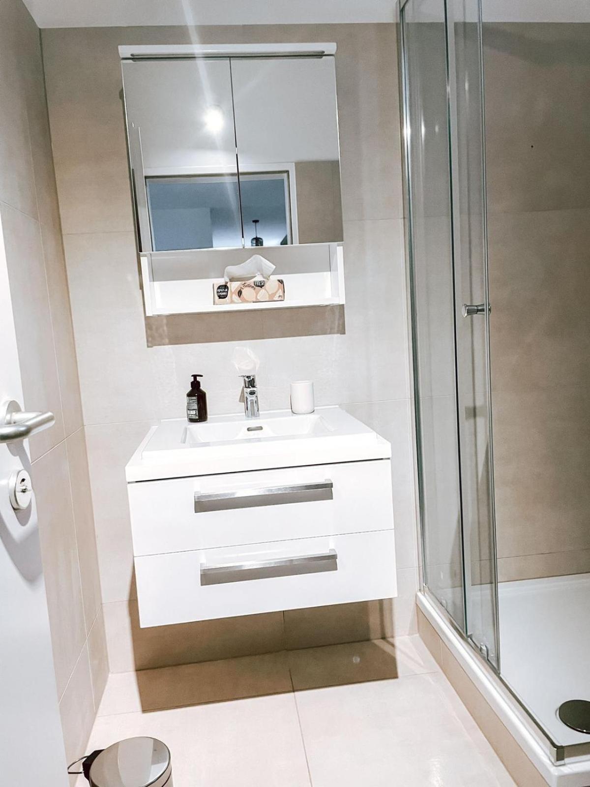 Zentrales Naehe Schoenbrunn - 5 Pers Apartament Viena